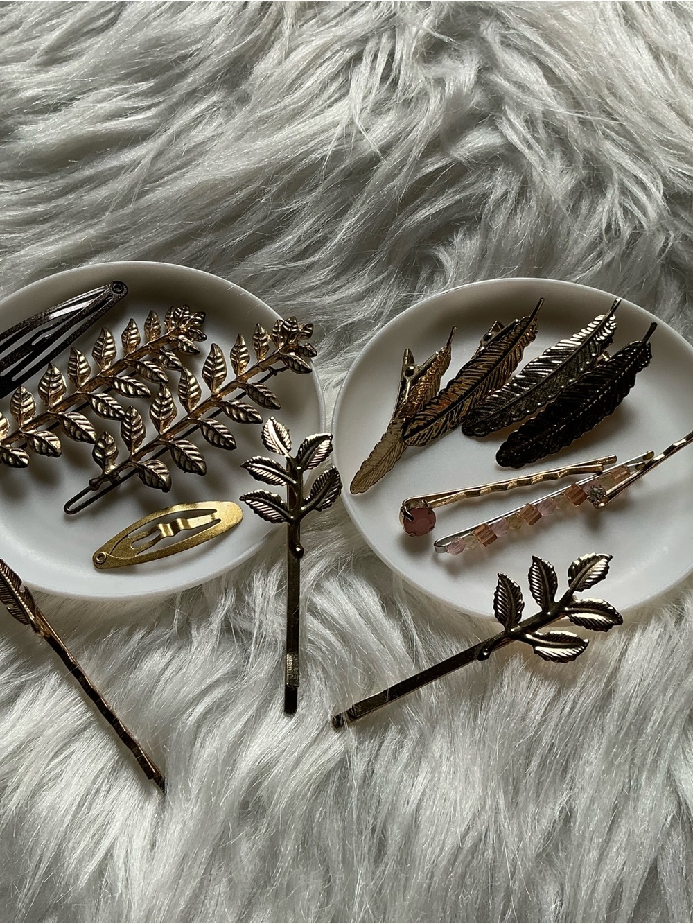 Lot of 14 gold-tone hair accessories/pins